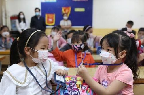 Học sinh lớp 1 dễ gặp 'cú sốc đầu đời' vì áp lực học tập