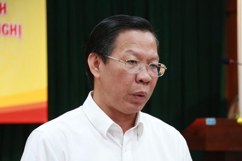 Chủ tịch TP.HCM không đồng ý phương án 'dẹp hàng rong, mời thương hiệu lớn'