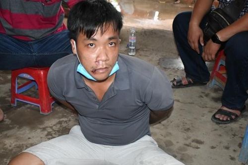 Sau va chạm giao thông, thanh niên cầm hung khí đe dọa rồi cướp xe