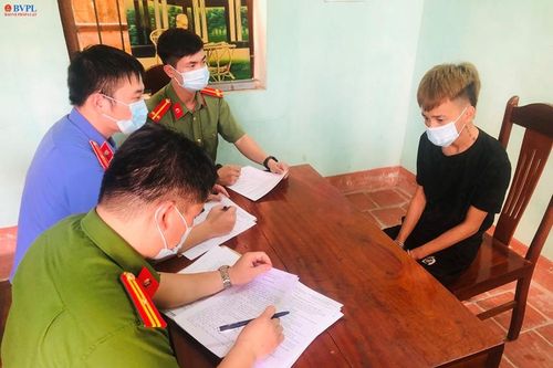 Phê chuẩn khởi tố đối tượng bán thẻ ngân hàng không chính chủ để lừa đảo