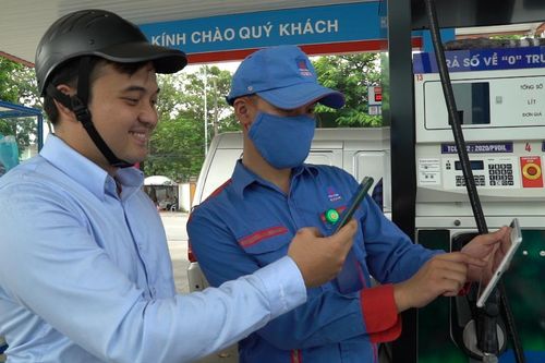 VNPT Money ưu đãi lớn cho khách hàng trả tiền xăng, dầu