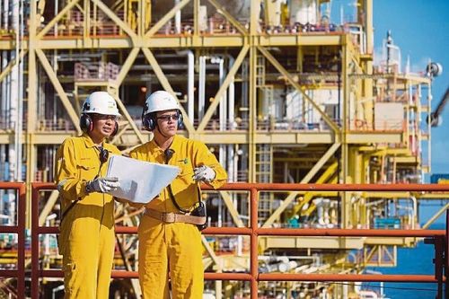 Các công ty dầu mỏ quốc tế đang tự bảo vệ mình như thế nào?