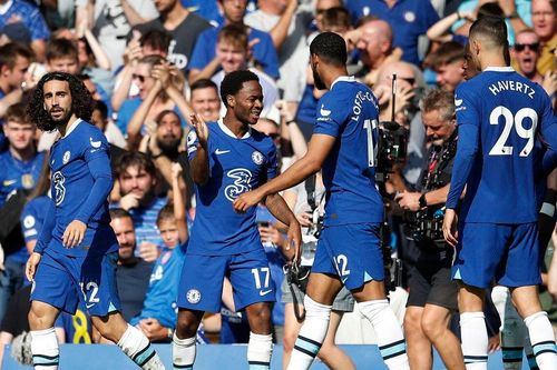 Sterling lập cú đúp, Chelsea hạ Leicester dù chơi thiếu người