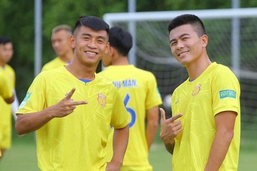 Video bàn thắng Nam Định 2-1 Đà Nẵng: Trợ lý HLV Park Hang Seo ra mắt như mơ