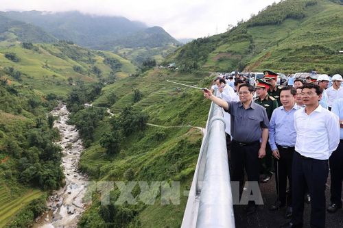 Thủ tướng khảo sát các công trình, dự án trọng điểm tại tỉnh Lào Cai