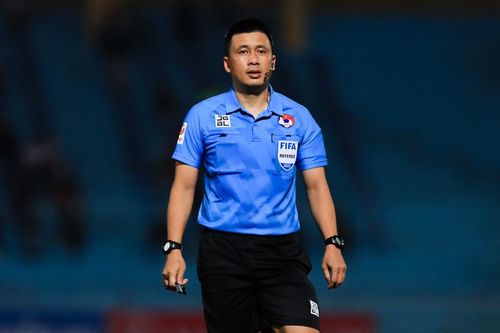 Trọng tài FIFA Hoàng Ngọc Hà sai sót khi bắt quả phạt đền cho Sài Gòn FC?