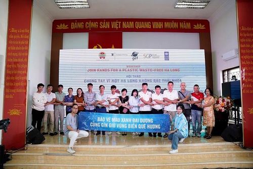 Chủ tàu đêm Vịnh Hạ Long cam kết nói không với nhựa dùng một lần