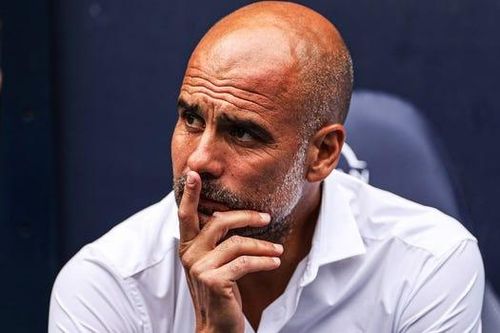 HLV Guardiola chê hàng thủ Man City