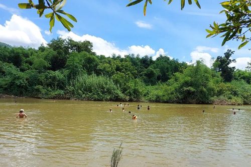 Quảng Nam: Vớt thi thể 2 cha con đuối nước thương tâm