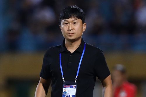 Ông Chun Jae-ho giành danh hiệu HLV hay nhất V.League tháng 8