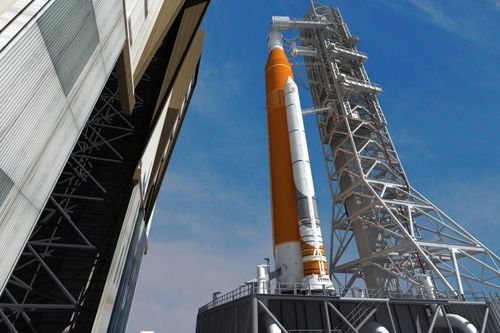 NASA bất ngờ hoãn lịch phóng sứ mệnh Mặt Trăng Artemis 1
