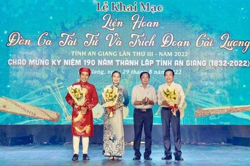 Khai mạc Liên hoan Đờn ca tài tử và trích đoạn cải lương tỉnh An Giang