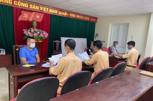 Khởi tố 3 người trong vụ 2 xe khách 'giỡn mặt tử thần' trên cao tốc