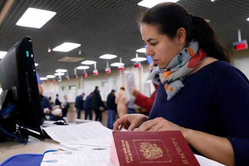 Điện Kremlin: Cấm thị thực với du khách Nga là hành động chống Moscow 'điên cuồng'