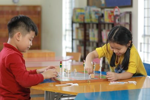 Xoay xở bù lấp khoảng trống thiết bị dạy học
