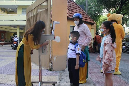 Chặn dịch bệnh trước thềm năm học
