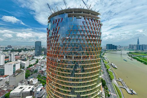 Cận cảnh cao ốc cao thứ 3 TPHCM được 'hồi sinh'