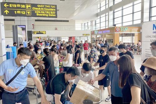 'Cháy' vé tàu, máy bay chặng ngắn dịp Quốc khánh 2/9