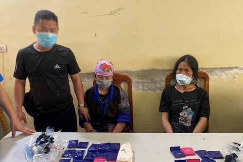 Bắt 2 'sơn nữ' vận chuyển 6.000 viên ma túy