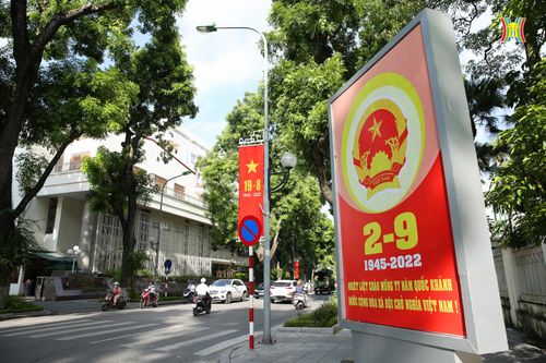 Hà Nội trang hoàng chào mừng Quốc khánh 2/9