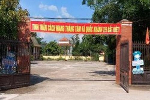 Nhiều cán bộ xã đi Phú Quốc 'học hỏi kinh nghiệm' trong ngày làm việc