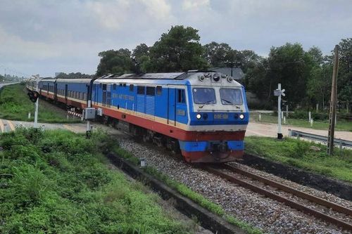 Quảng Trị: Chủ tịch UBND tỉnh chỉ đạo điều tra việc ném đất, đá lên tàu hỏa