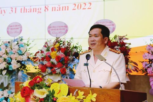 Đại tá Đinh Văn Nơi nhận nhiệm vụ Giám đốc Công an Quảng Ninh
