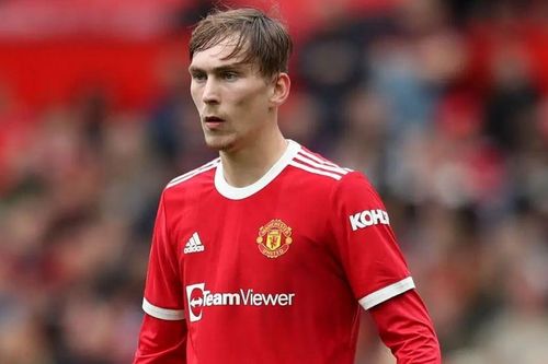 Man United chia tay cầu thủ thứ 12