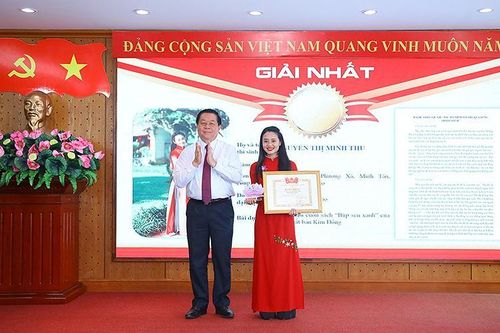 Thí sinh Phú Thọ giành giải nhất cuộc thi giới thiệu sách về Chủ tịch Hồ Chí Minh
