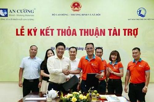 2,5 tỷ đồng tài trợ cho trẻ em có hoàn cảnh đặc biệt, khó khăn