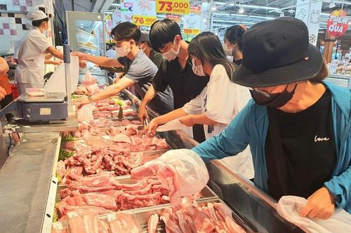 Tập đoàn Central Retail chung tay bình ổn giá thịt heo