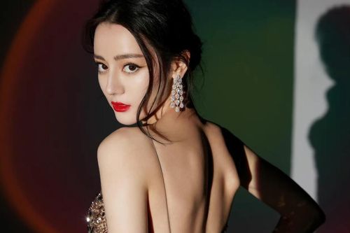 Sự nguy hại sau bờ vai 90 độ của người nổi tiếng