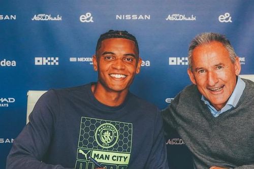 Man City bất ngờ đón tân binh từ Dortmund