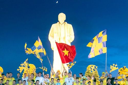 UBND tỉnh tặng thưởng 300 triệu đồng cho đội bóng U9 Sông Lam Nghệ An