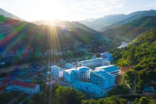 Hơn 1.500 học sinh trường THPT Kỳ Sơn hân hoan trước ngày khai trường 'đặc biệt'