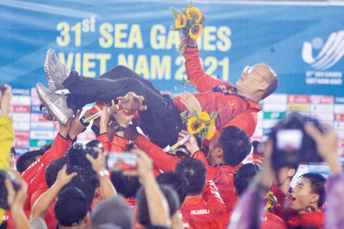 HLV Park Hang-seo và những thầy ngoại của bóng đá Việt