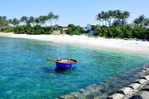 Chiêm ngưỡng đảo Bé - Viên ngọc xanh trong của Lý Sơn