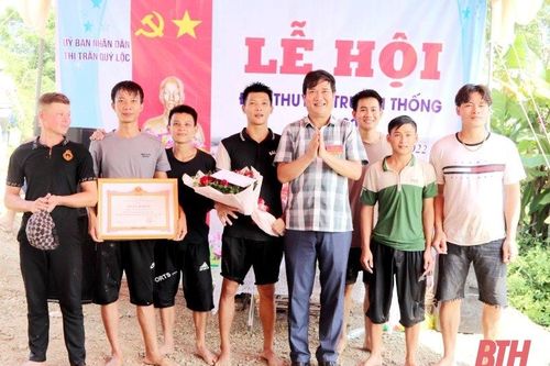 Sôi nổi Lễ hội đua thuyền truyền thống thị trấn Quý Lộc