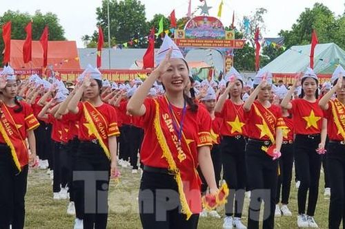 Sôi nổi tưng bừng màn duyệt Nghi thức đẹp mắt của thiếu niên Nghệ An