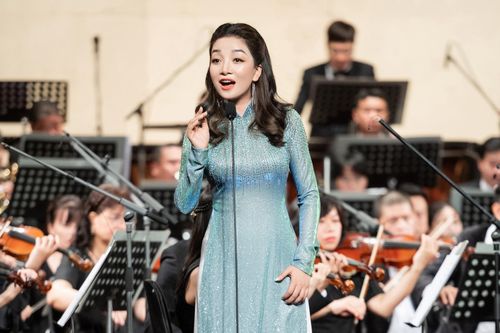 Ca sĩ Phạm Thu Hà lên tiếng khi bị cho là hát sai lời 'Đất nước tình yêu'