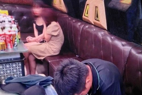 Phát hiện quán karaoke DJ Club phục vụ khách mua bán dâm tại chỗ