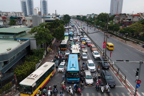 Cửa ngõ Hà Nội ùn tắc
