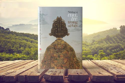 Vị vua Việt đầu tiên lấy vợ Tây phương