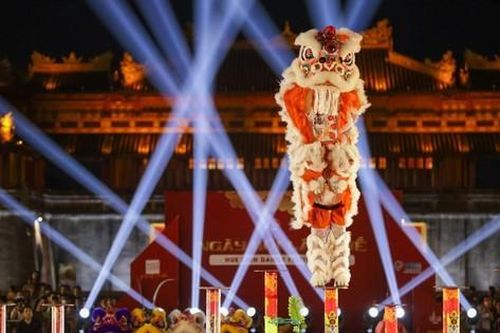 Mãn nhãn với lễ hội lân Huế 2022