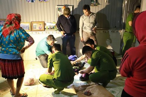 Đang mua bán 2 bánh heroin với giá 580 triệu đồng thì bị Công an bắt quả tang