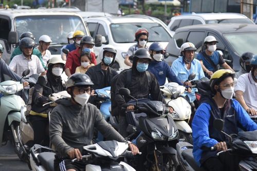Người dần ùn ùn về Hà Nội ngày cuối kỳ nghỉ lễ 2/9