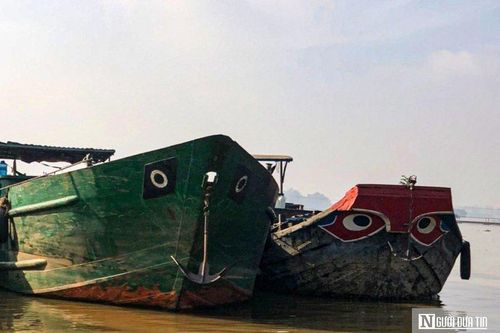 Đồng Nai: Bắt giữ 3 tàu hút và vận chuyển cát trái phép trong đêm