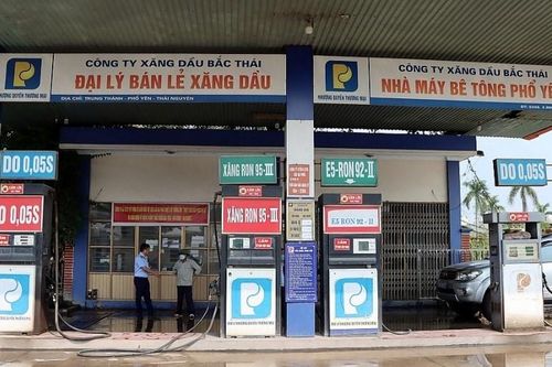 Nhiều cây xăng trên địa bàn Hà Nội, Vĩnh Phúc, Thái Nguyên hết hàng