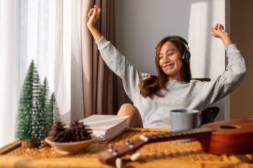 Thu nhập chưa cao khiến giới trẻ áp lực khi sống một mình?