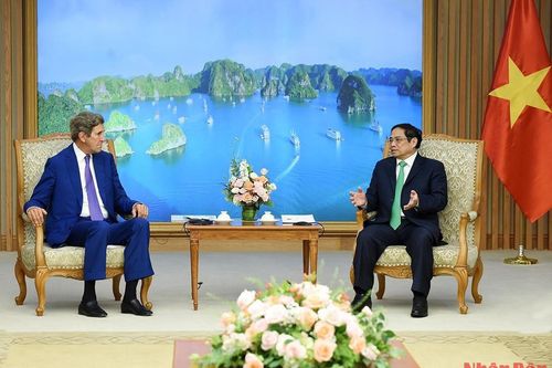 Thủ tướng Phạm Minh Chính tiếp ông John Kerry, Đặc phái viên của Tổng thống Mỹ về biến đổi khí hậu
